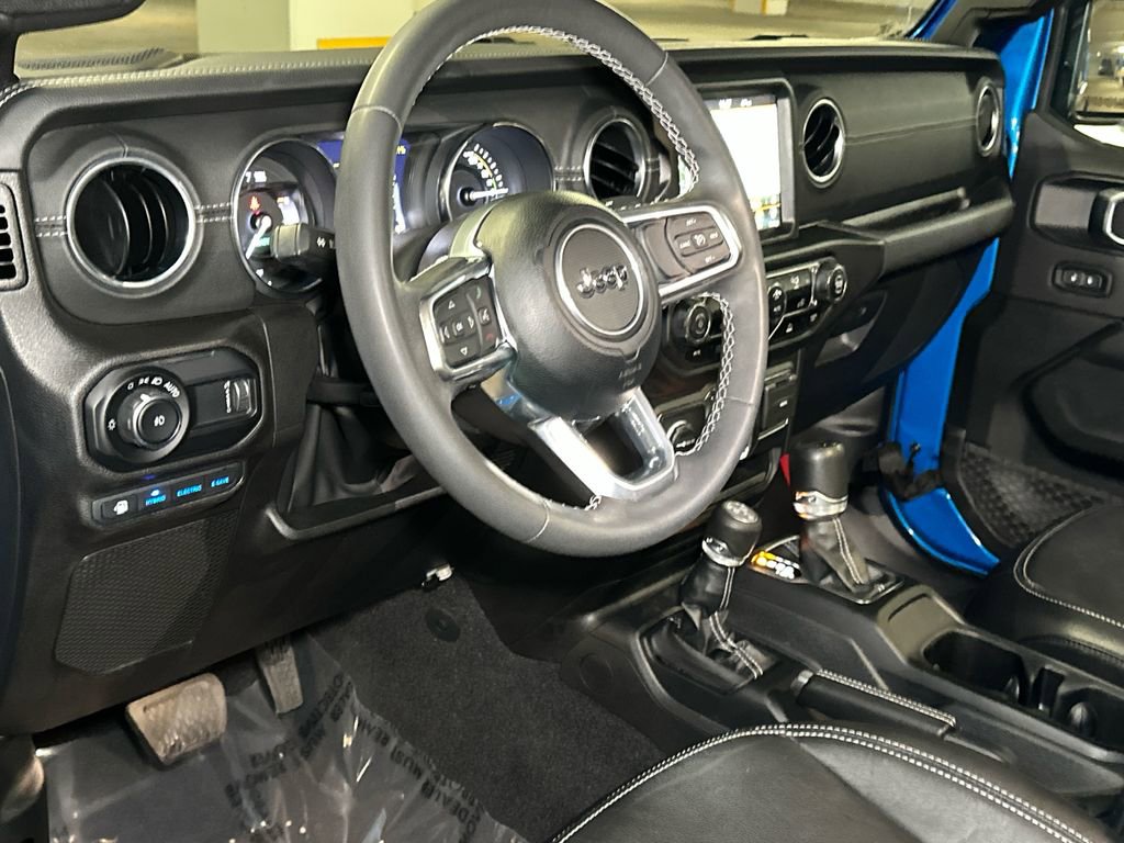 Used 2023 Jeep Wrangler Unlimited Sahara image 18