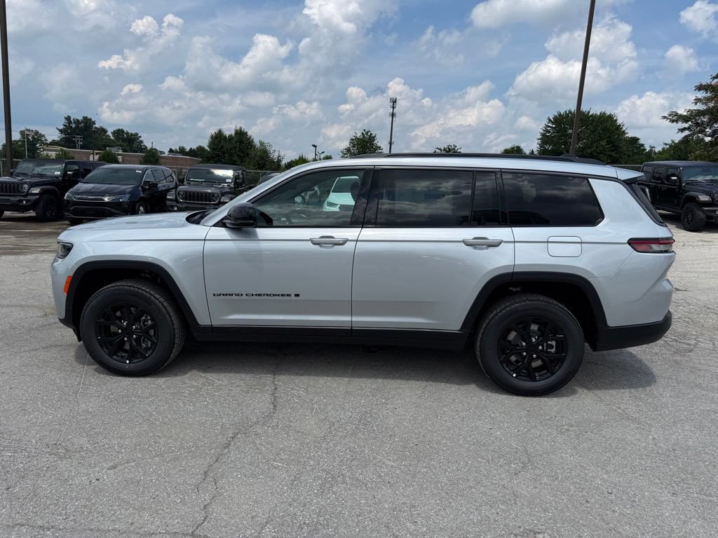 New 2026 Jeep Grand Cherokee L 4WD image 9