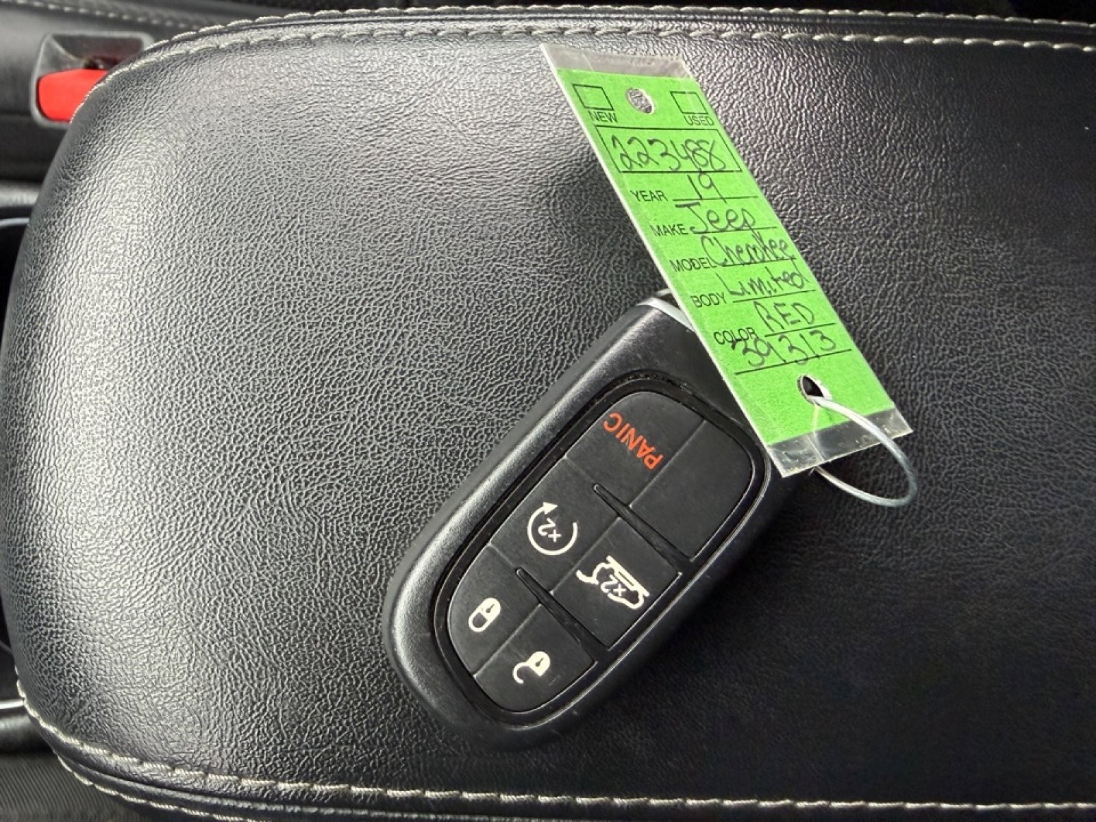 Used 2019 Jeep Cherokee Limited w/ Luxury Group image 40