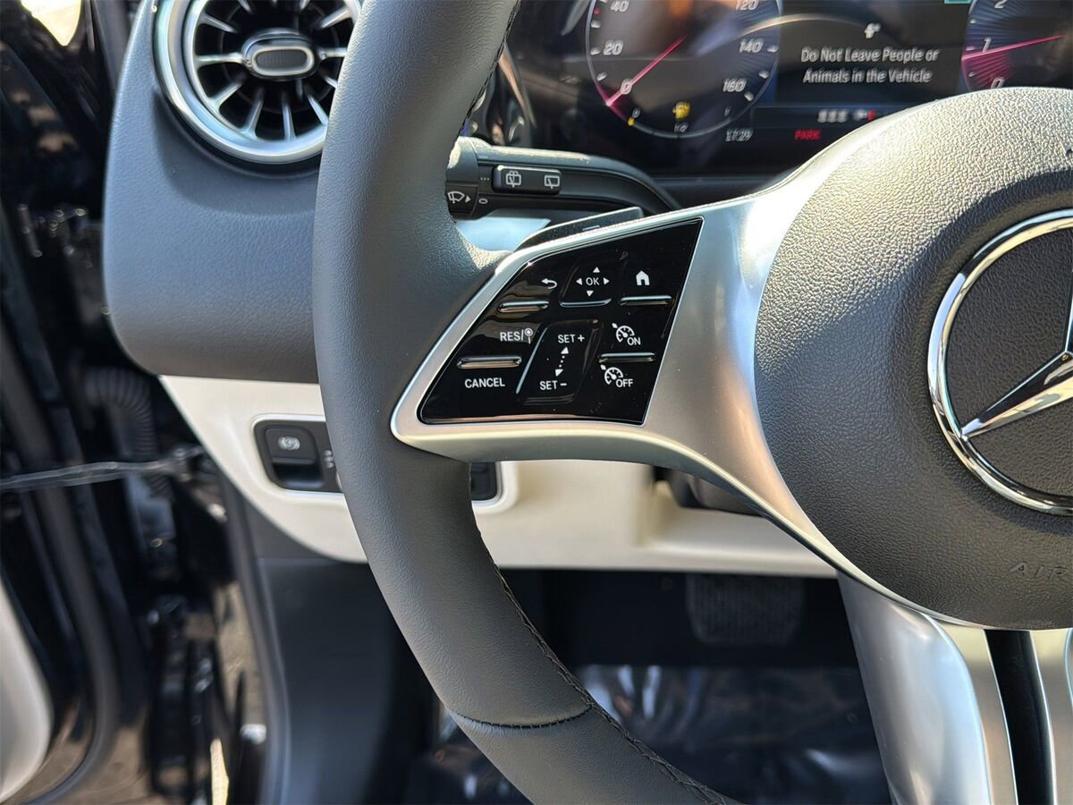 New 2026 Mercedes-Benz GLB 250 4MATIC image 15