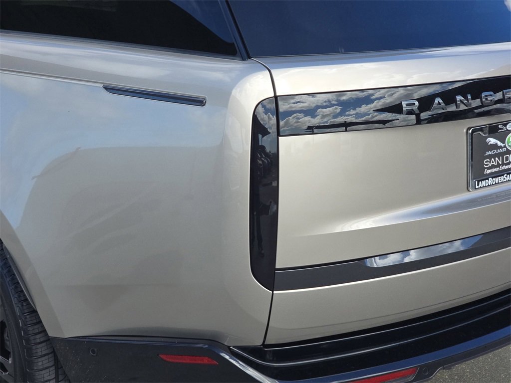 Certified 2024 Land Rover Range Rover Long Wheelbase SE image 37