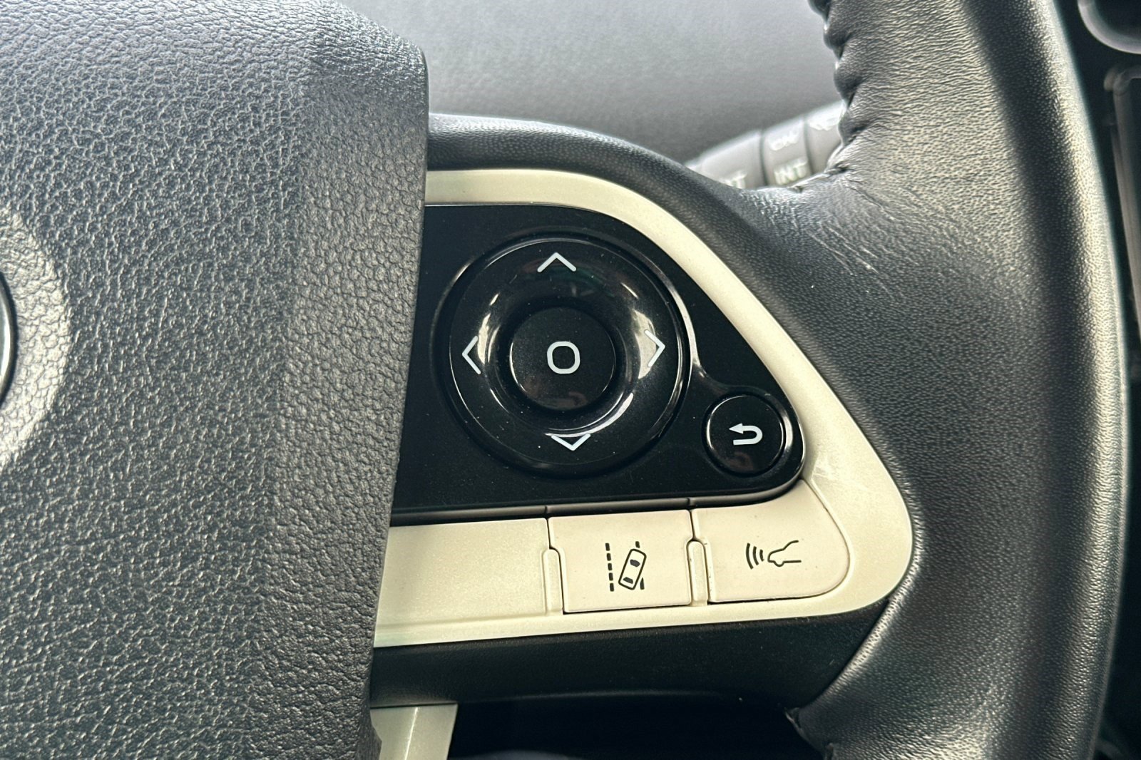 Used 2017 Toyota Prius Three FWD image 29