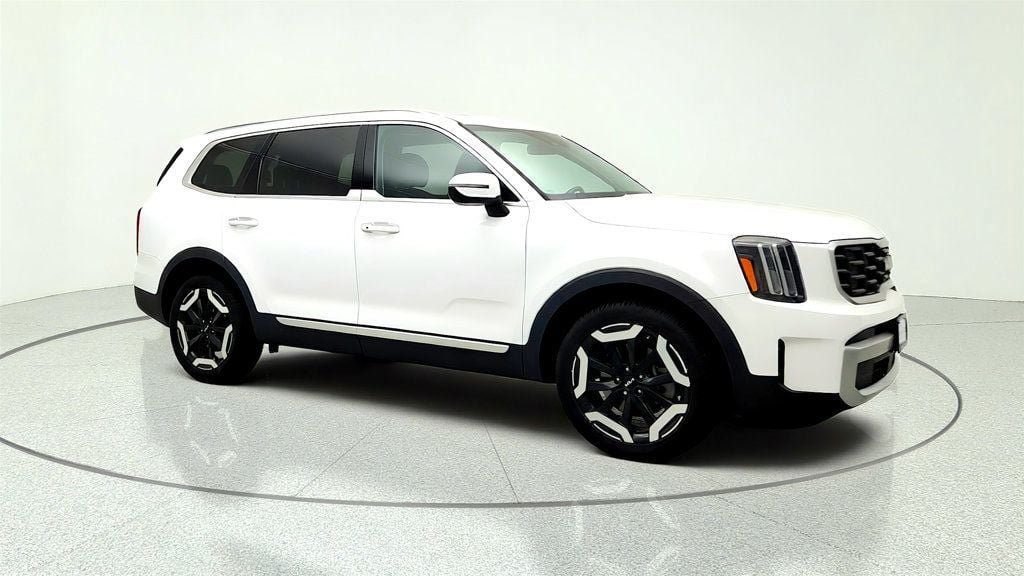 Used 2024 Kia Telluride S w/ S Sunroof Package AWD/4WD image 3