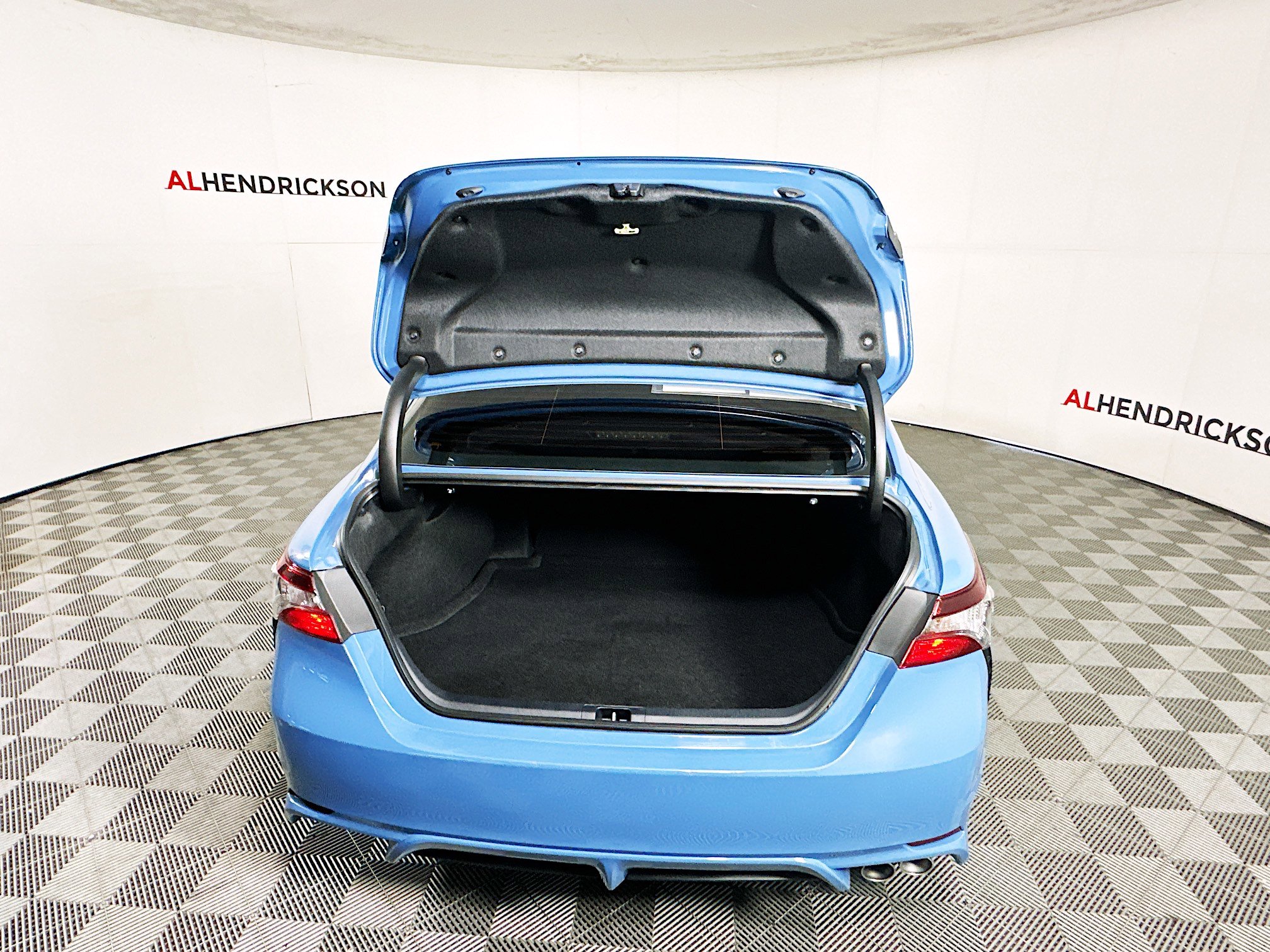 Used 2024 Toyota Camry SE image 29