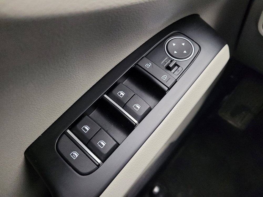 Used 2025 Kia Soul LX image 27