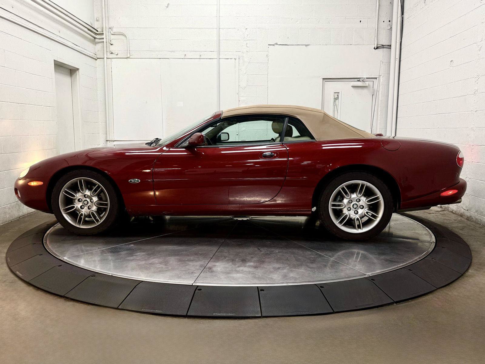 Used 2001 Jaguar XK8 Convertible RWD image 12