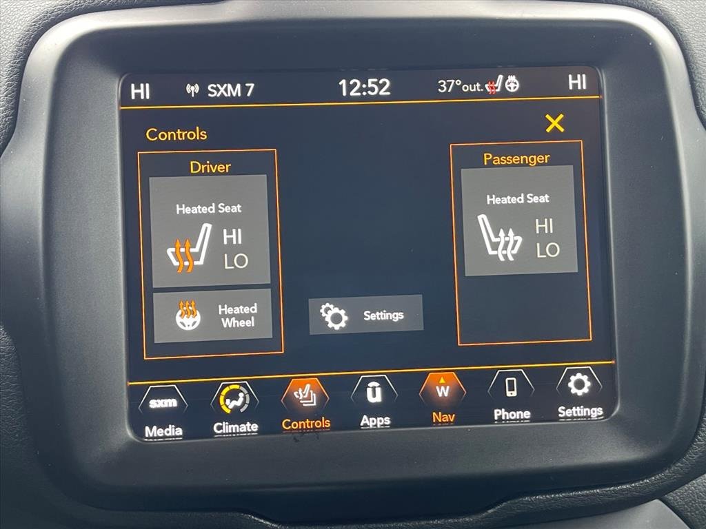 Used 2023 Jeep Renegade Latitude w/ Premium Group image 28