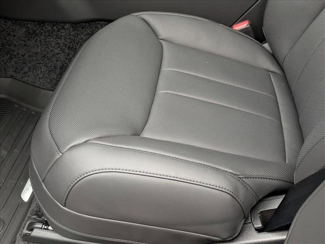 New 2026 Land Rover Range Rover Long Wheelbase SE image 4