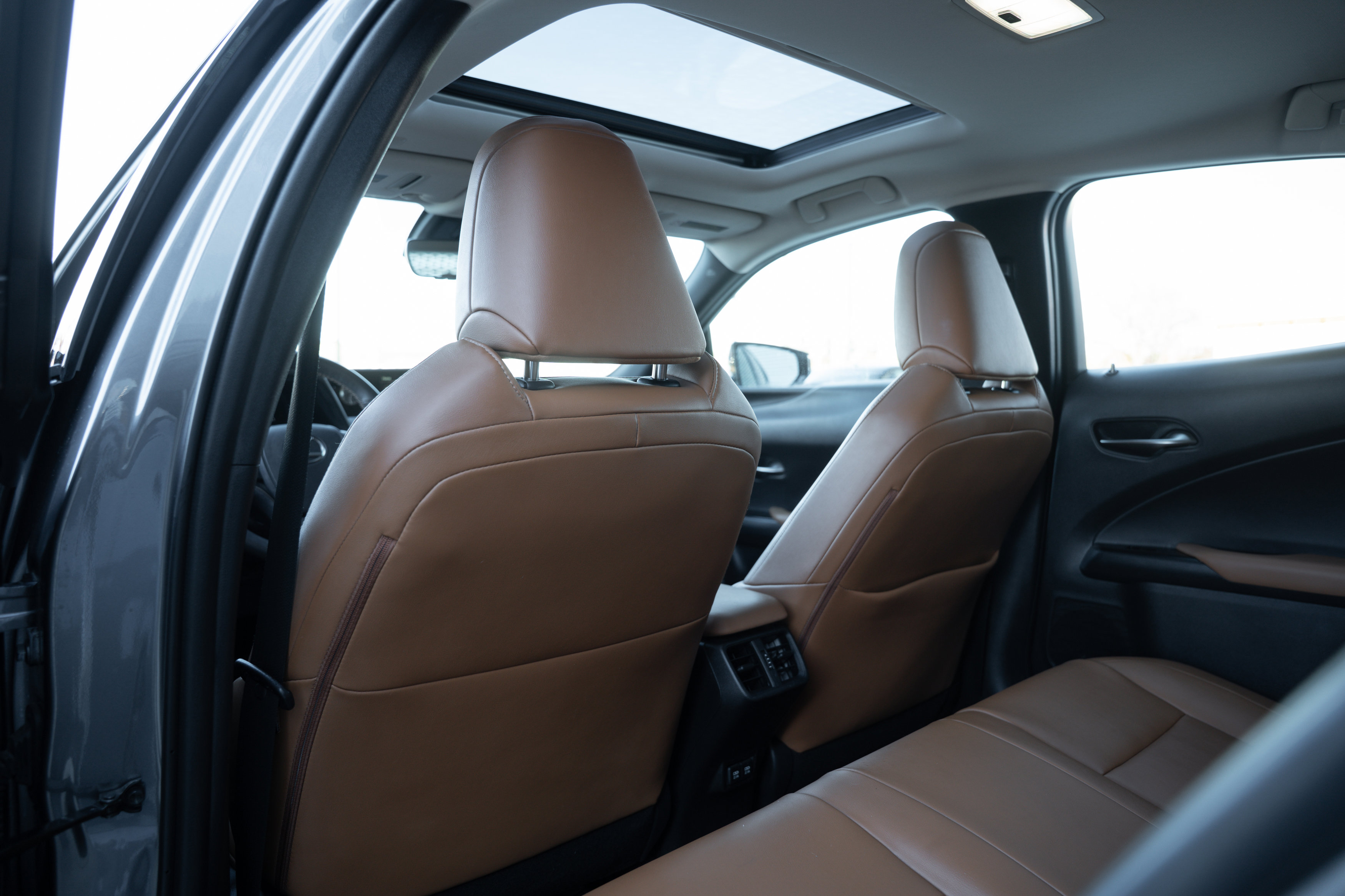 Used 2020 Lexus UX 250h w/ Premium Package image 23