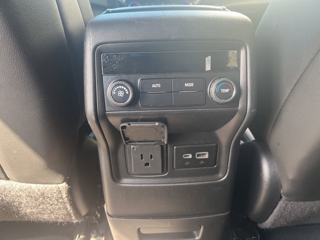 Used 2023 GMC Acadia SLT image 20