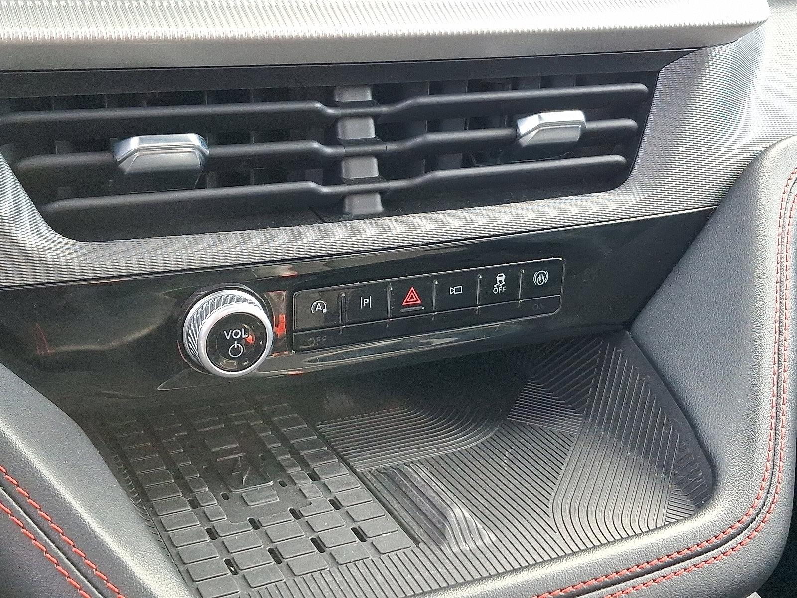 Used 2025 Ford Explorer ST image 16