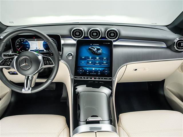 Used 2025 Mercedes-Benz GLC 350e 4MATIC image 18