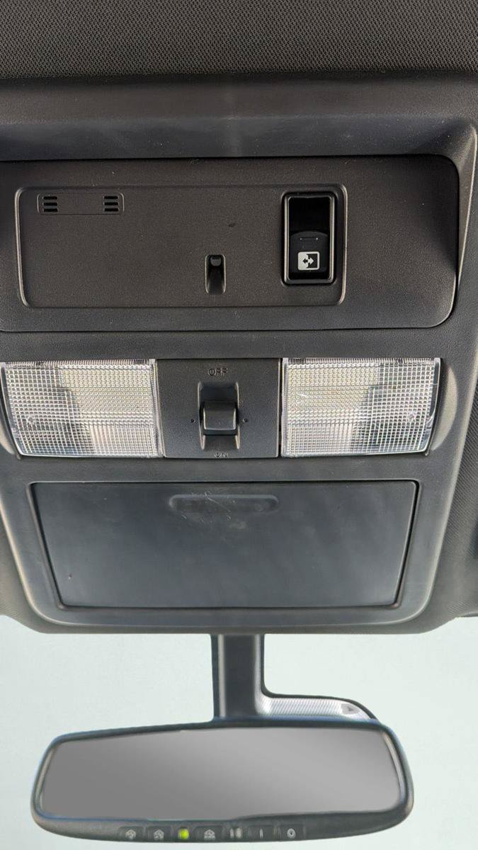 Used 2019 Nissan Titan SV w/ SV Convenience Package AWD/4WD image 11