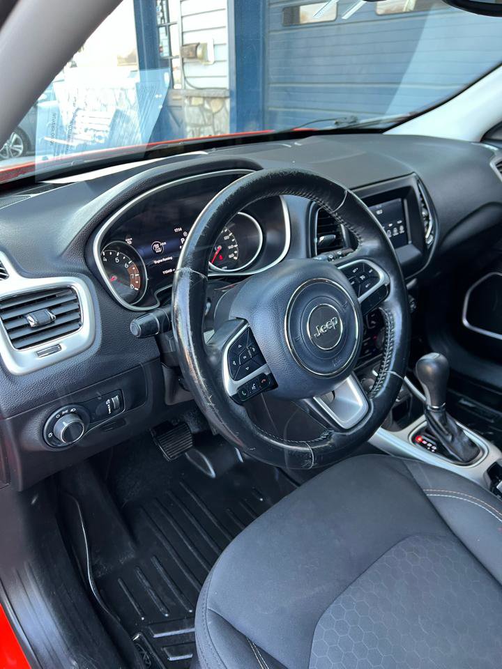 Used 2018 Jeep Compass Sport w/ Tech Group image 21