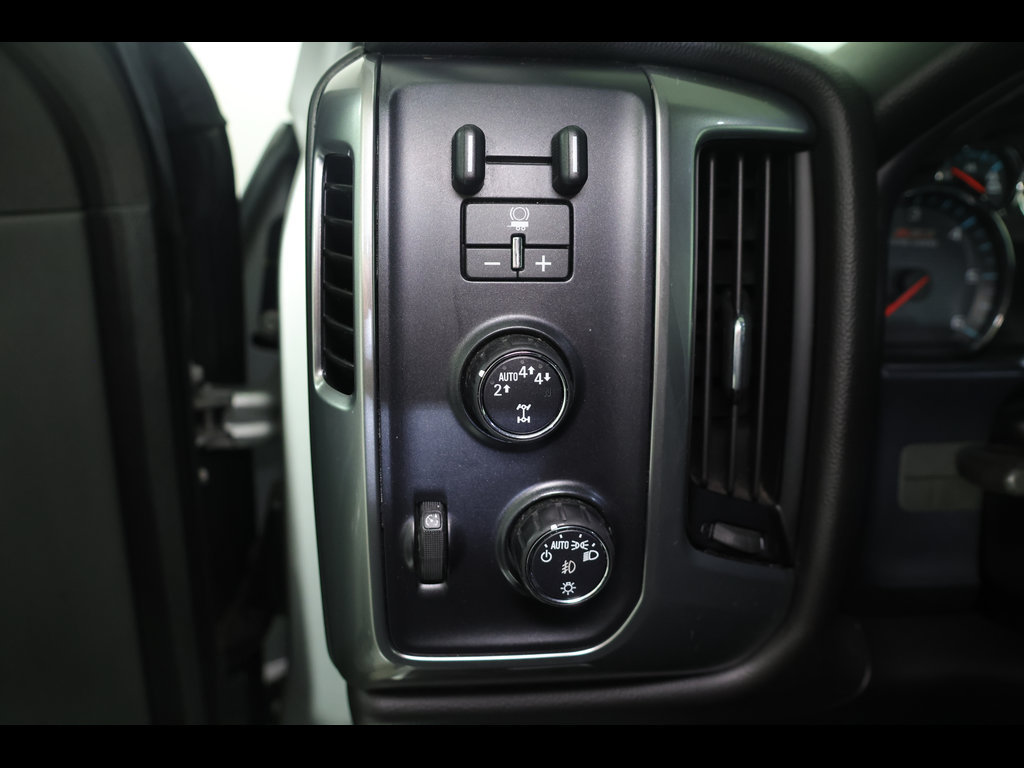 Certified 2019 Chevrolet Silverado 1500 LT w/ All Star Edition AWD/4WD image 13