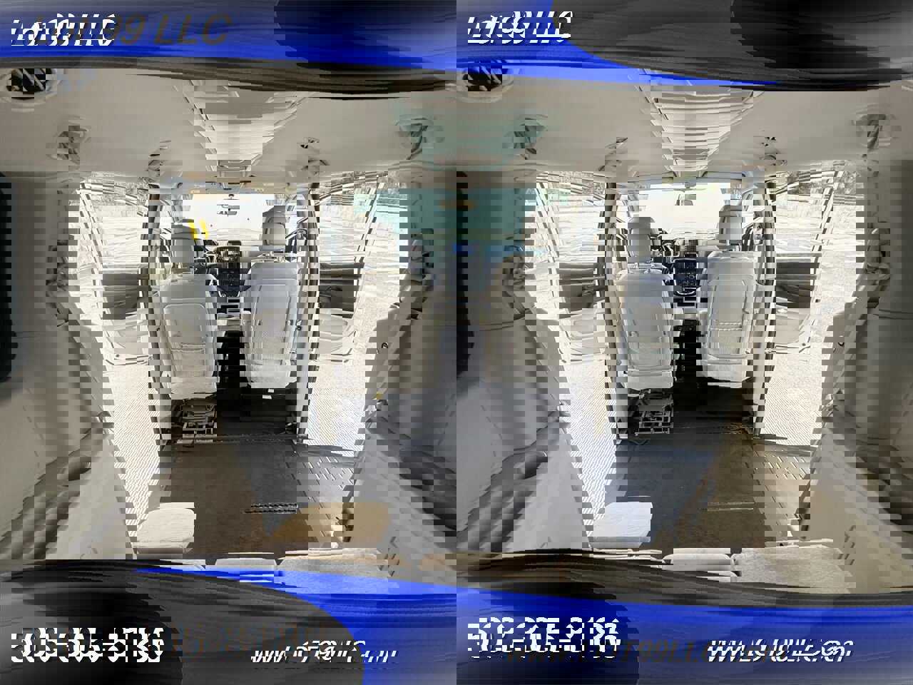 Used 2011 Dodge Grand Caravan Crew image 17