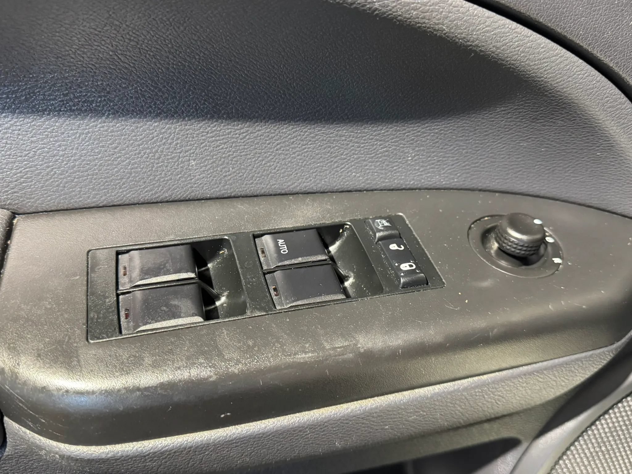 Used 2010 Dodge Caliber SXT FWD image 8