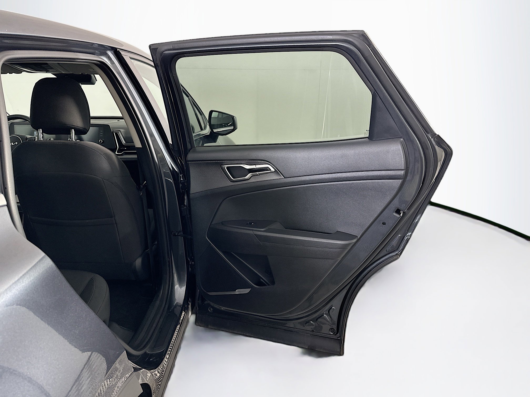 Used 2025 Kia Sportage LX image 29