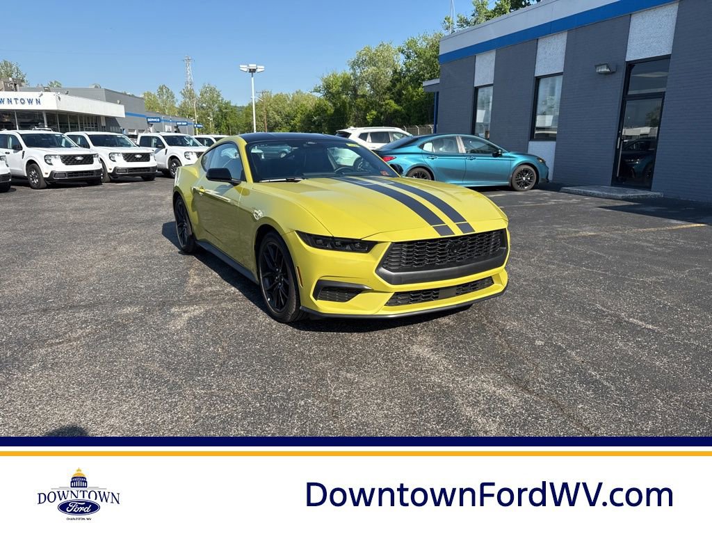 Used 2025 Ford Mustang Coupe RWD image 1