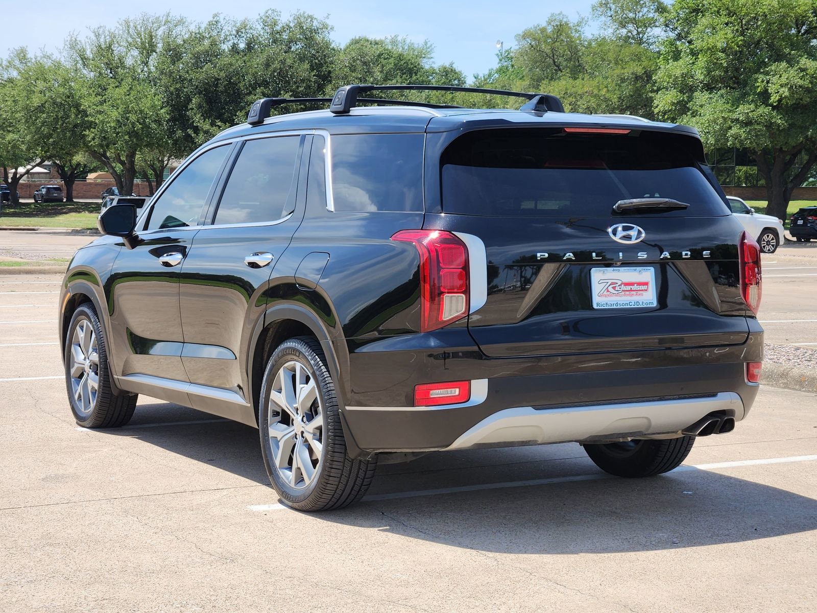 Used 2021 Hyundai Palisade SEL w/ Premium Package FWD image 4