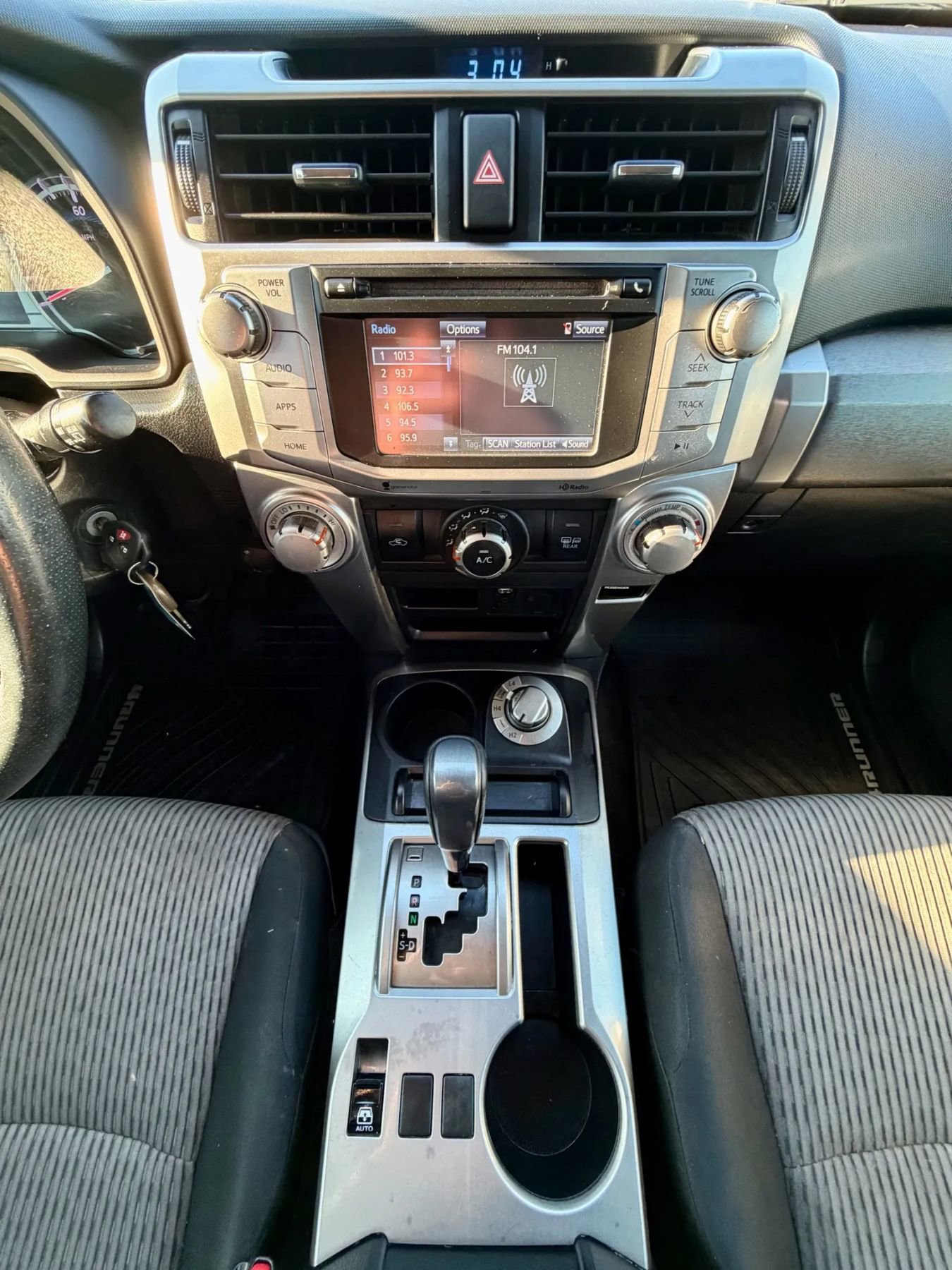 Used 2015 Toyota 4Runner SR5 image 13