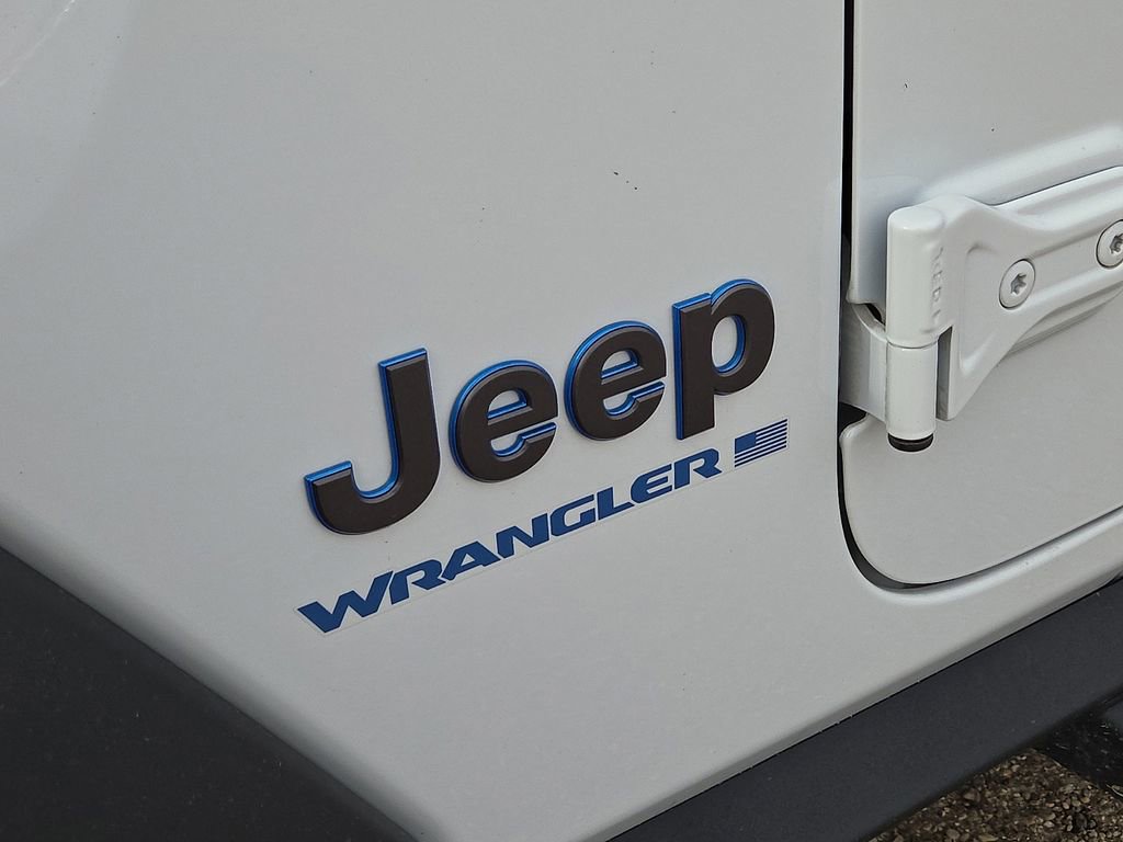 Used 2024 Jeep Wrangler Unlimited image 12