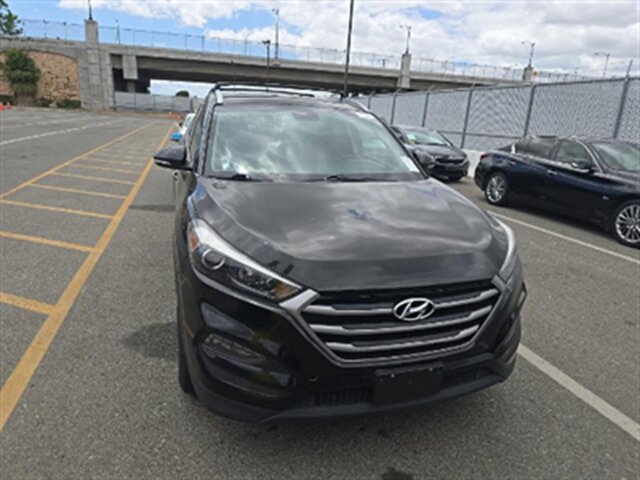 Used 2017 Hyundai Tucson SE Plus FWD image 2