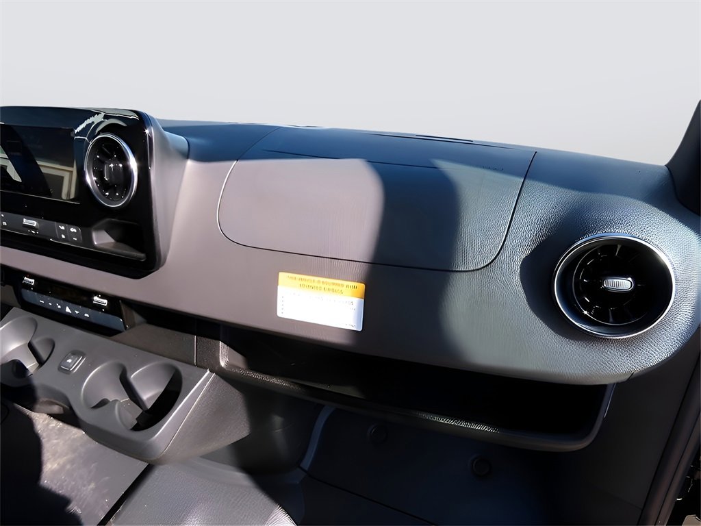 Used 2024 Mercedes-Benz Sprinter 2500 image 56