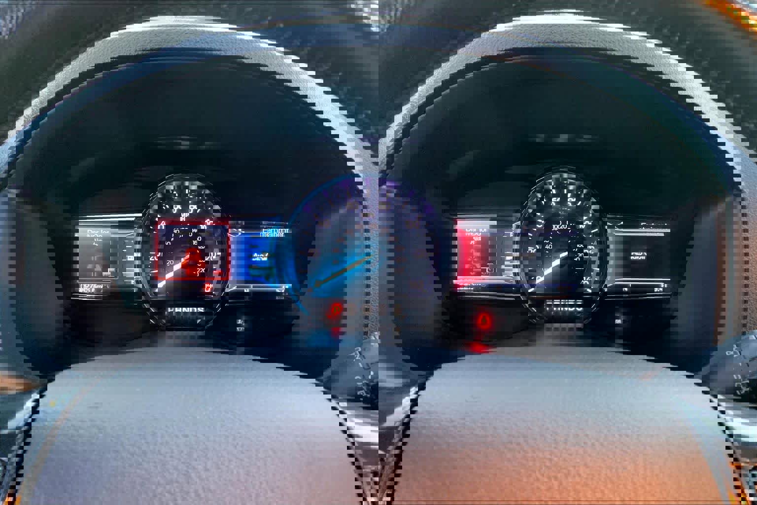 Used 2018 Ford Explorer XLT w/ Equipment Group 202A image 25