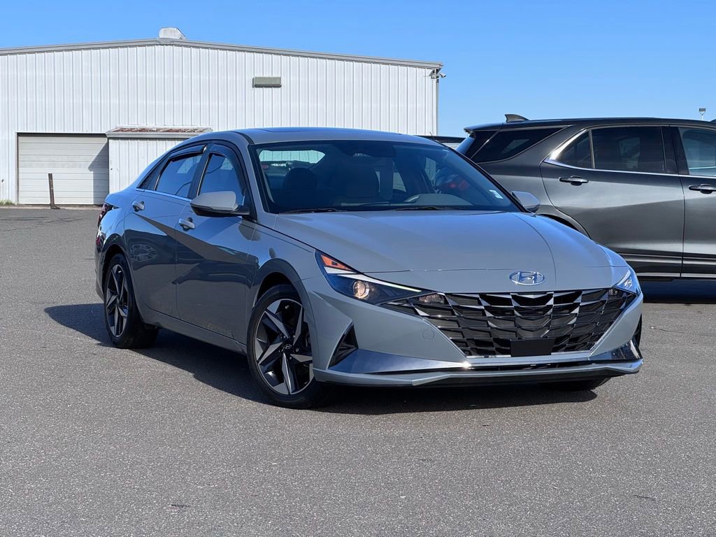 Used 2022 Hyundai Elantra SEL w/ Convenience + Premium Package image 1