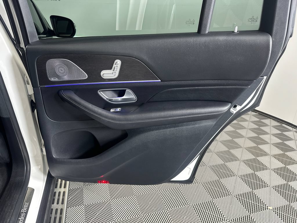 Used 2020 Mercedes-Benz GLS 450 4MATIC image 18