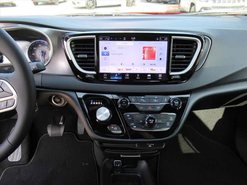 New 2026 Chrysler Voyager LX FWD image 19