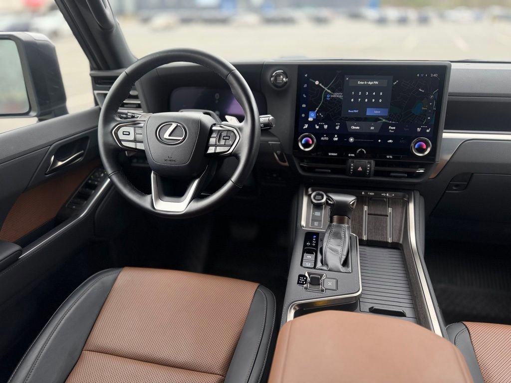 Used 2024 Lexus GX 550 w/ Accessory Package (Z1) image 11