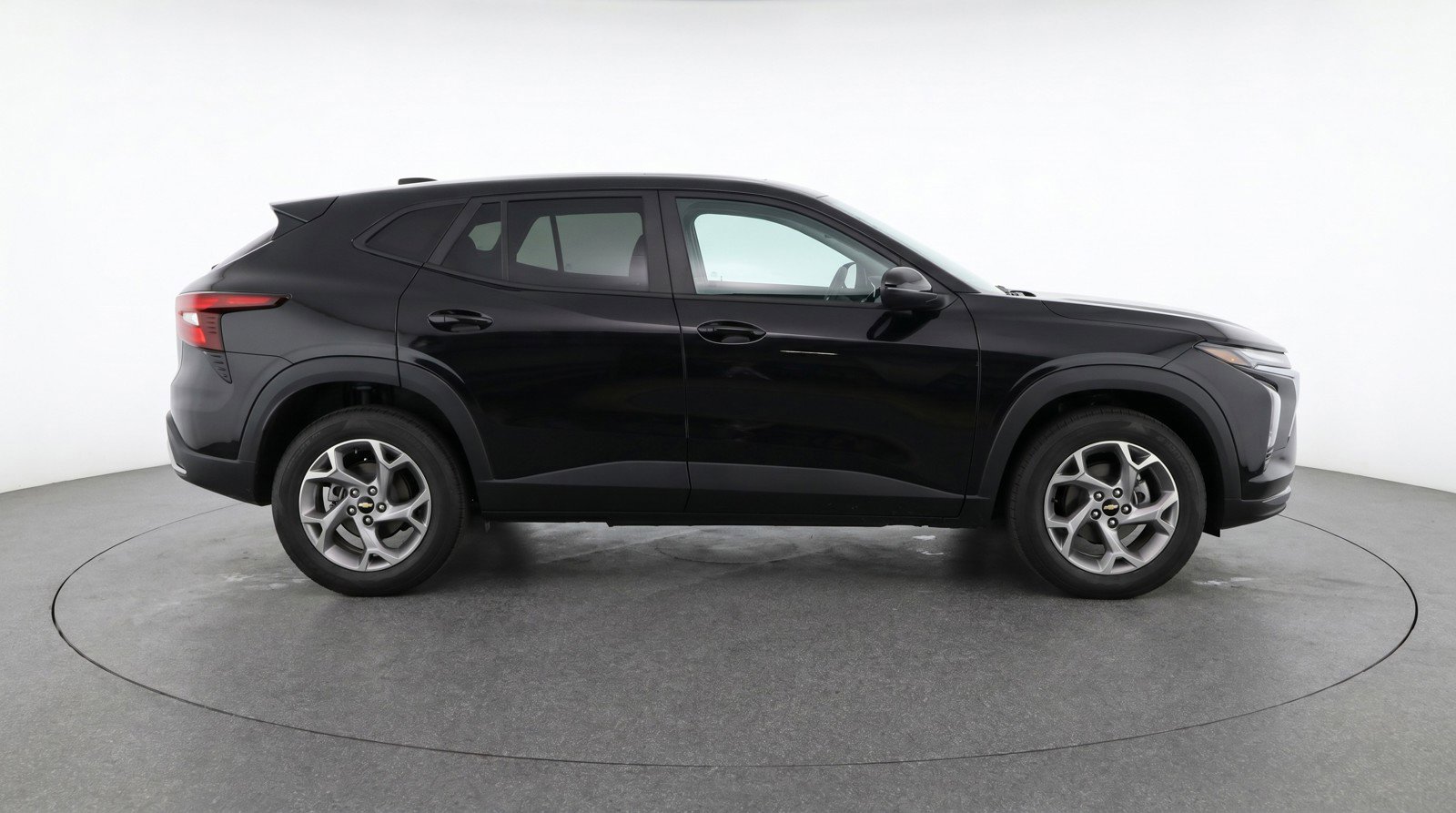 Used 2025 Chevrolet Trax LT FWD image 11