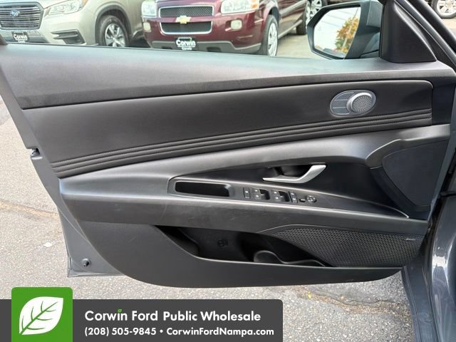Used 2023 Hyundai Elantra Limited FWD image 13