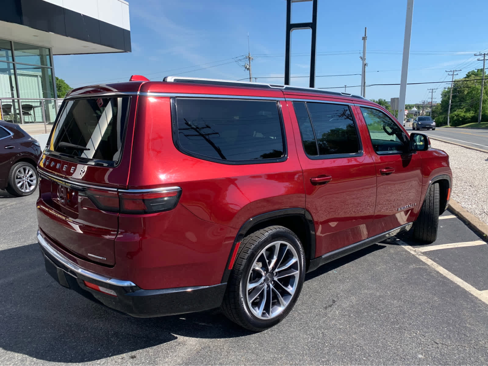 Used 2022 Jeep Wagoneer Series III w/ Premium Group I AWD/4WD image 9