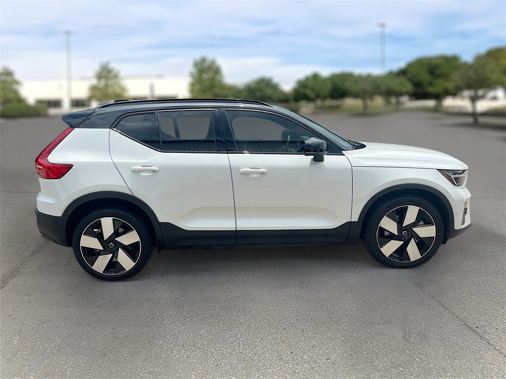 Used 2023 Volvo XC40 Recharge Ultimate image 8