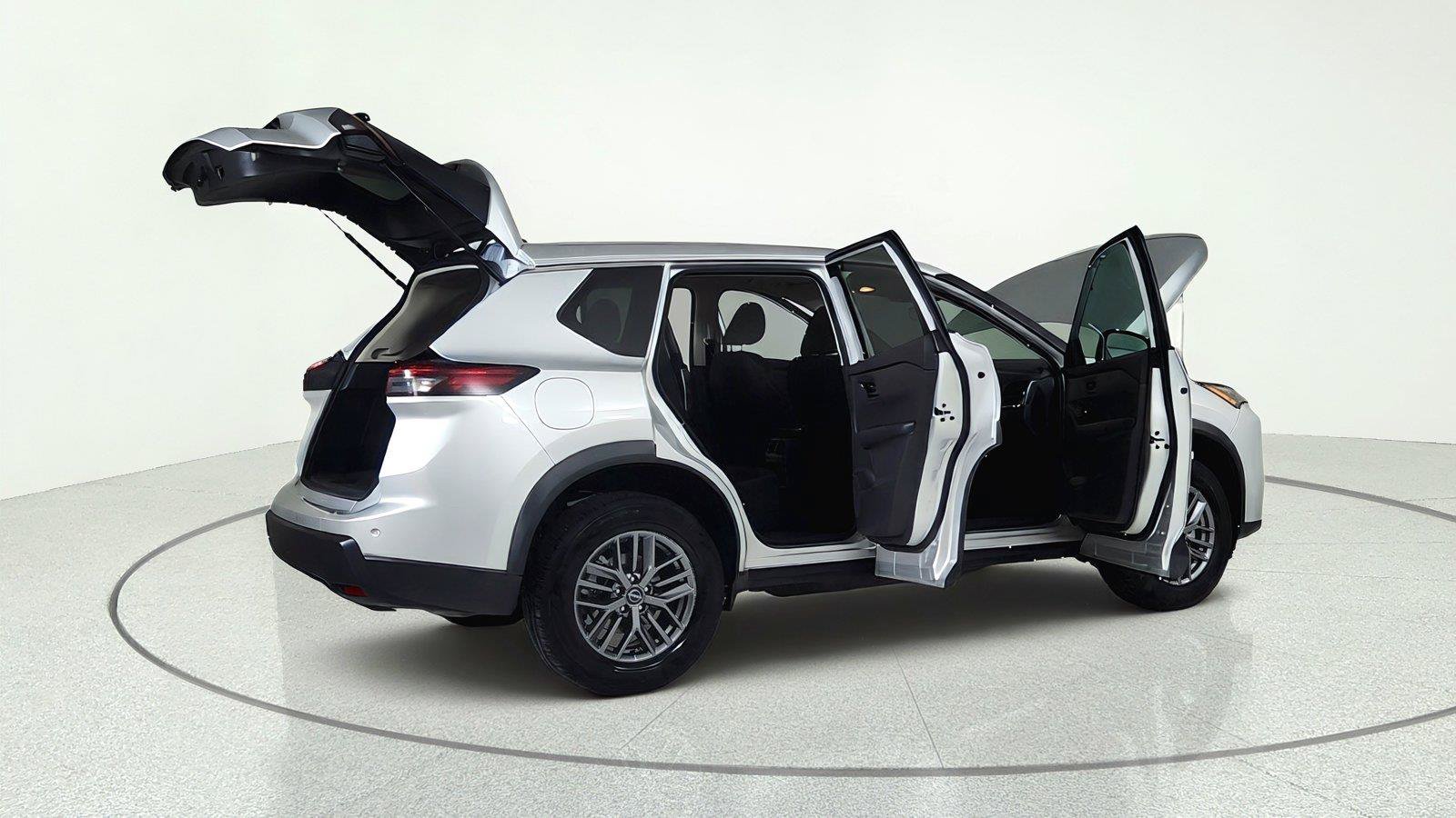 Used 2024 Nissan Rogue S AWD/4WD image 14
