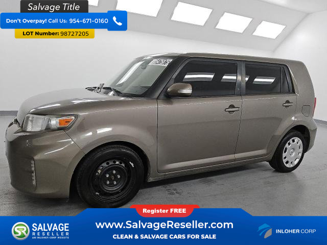 Used 2015 Scion xB image 1
