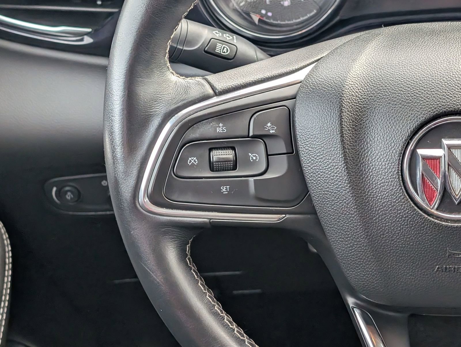 Used 2022 Buick Encore GX Select w/ Sport Touring Package image 16