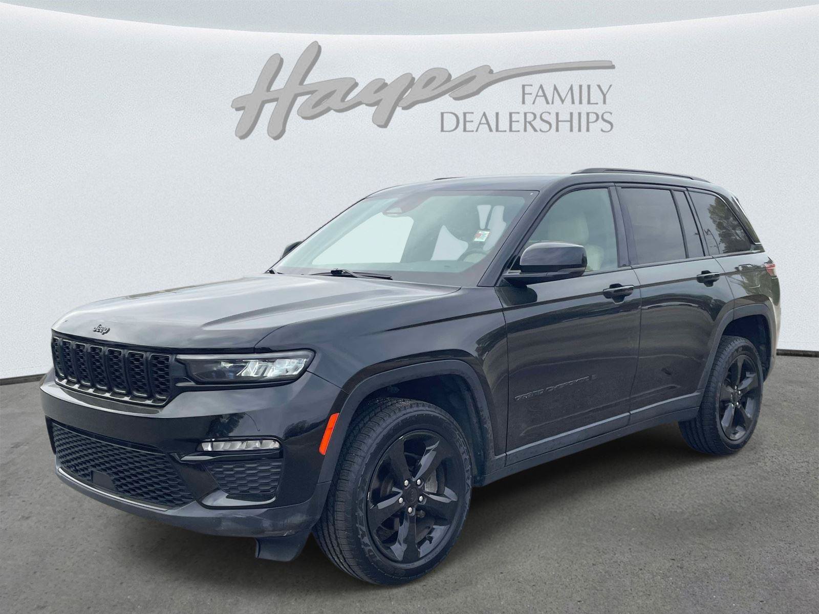 Used 2023 Jeep Grand Cherokee Limited w/ Black Appearance Package RWD image 7