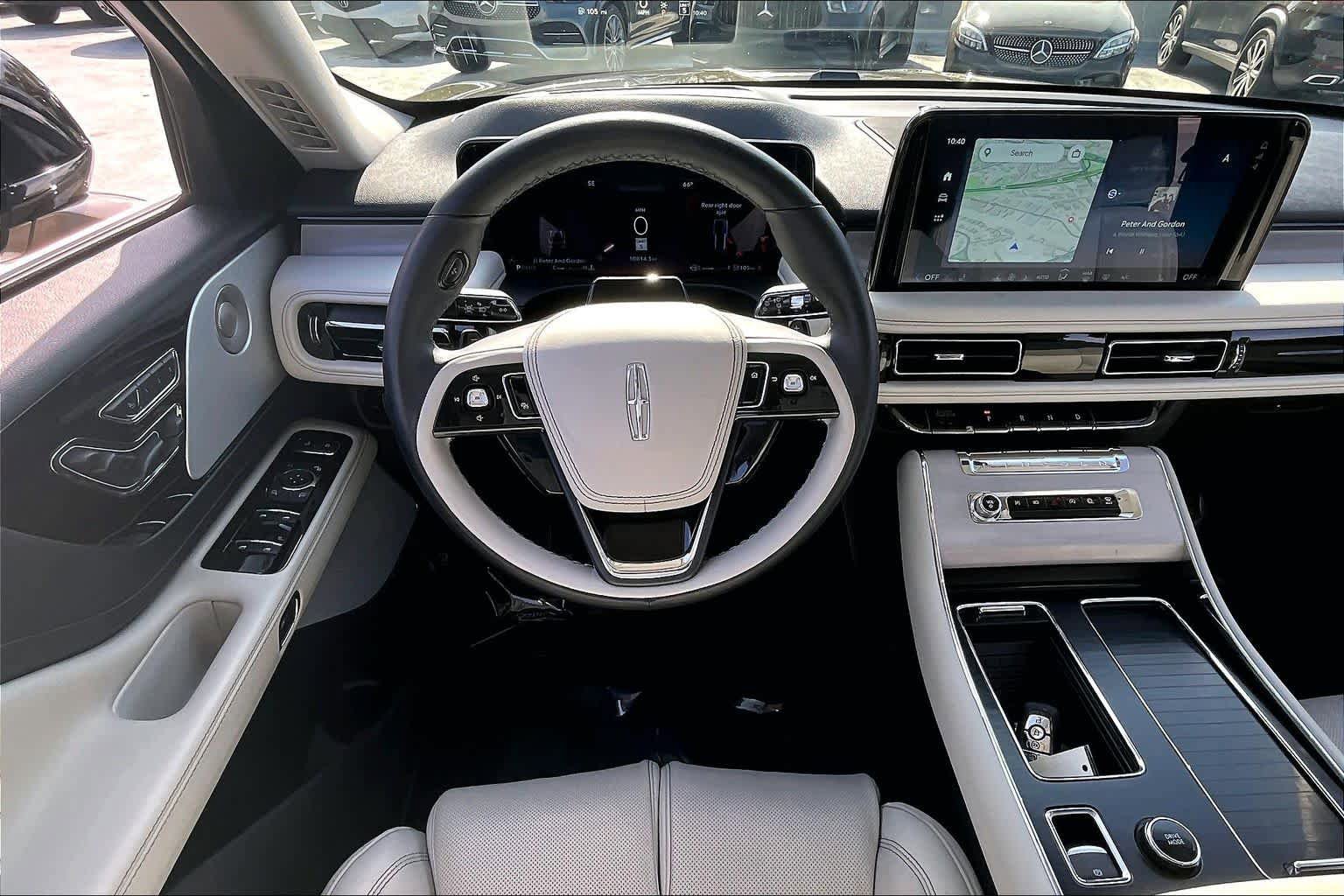 Used 2025 Lincoln Aviator Reserve w/ Equipment Group 201A image 6