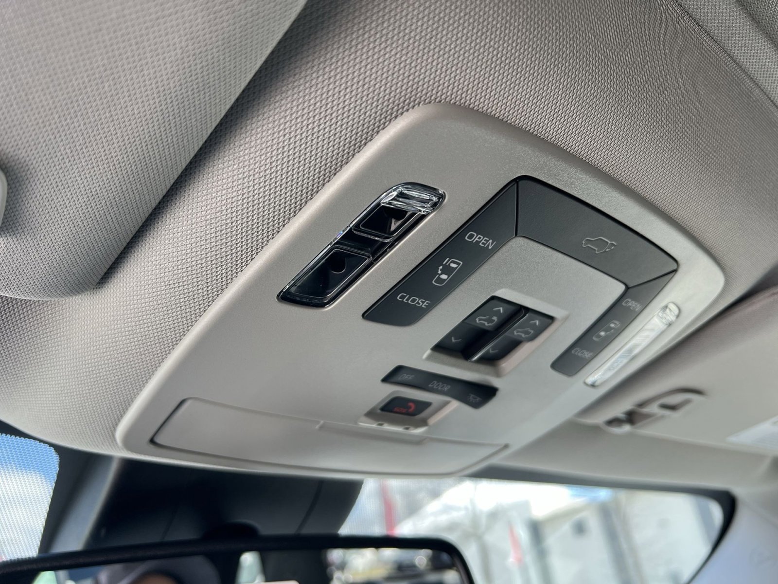 New 2026 Toyota Sienna XLE image 28