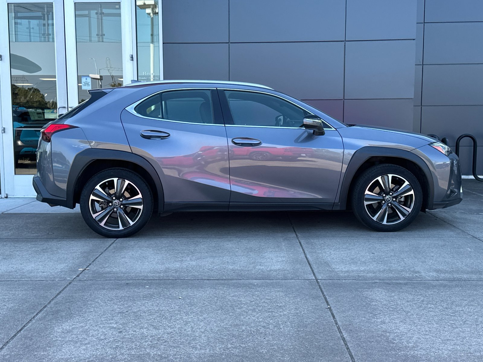 Used 2019 Lexus UX 200 w/ Premium Package FWD image 3