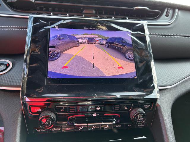 New 2025 Jeep Grand Cherokee Altitude image 13