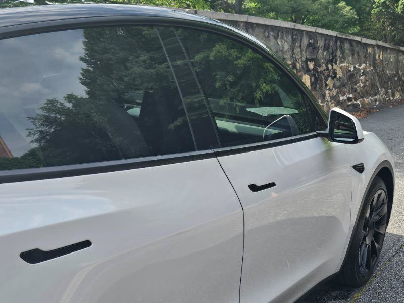 Used 2024 Tesla Model Y Long Range AWD/4WD image 18