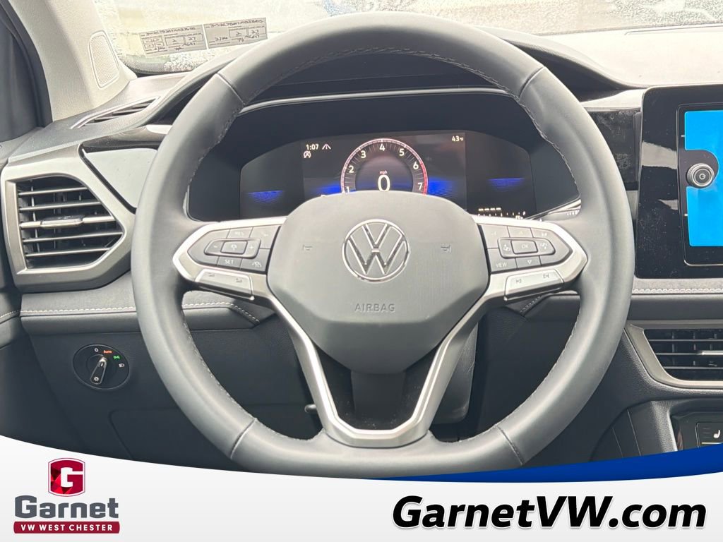 New 2026 Volkswagen Taos SE image 13