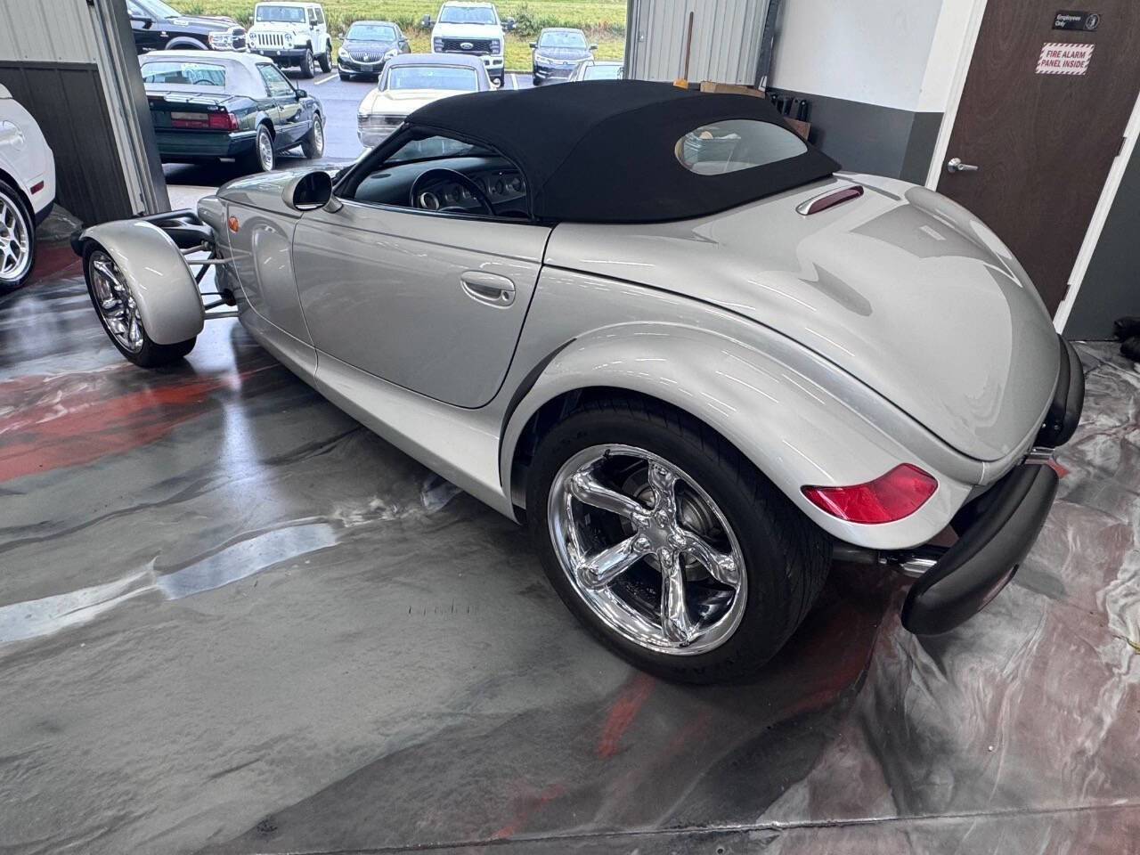 Used 2000 Plymouth Prowler image 17