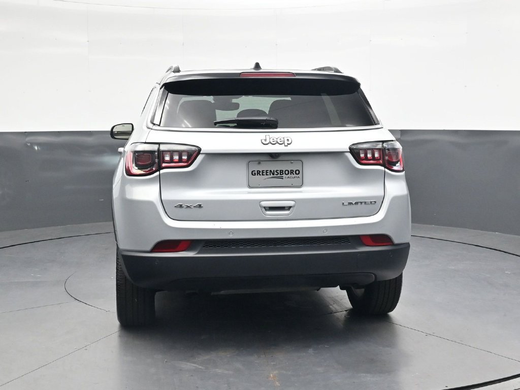 Used 2025 Jeep Compass Limited AWD/4WD image 5