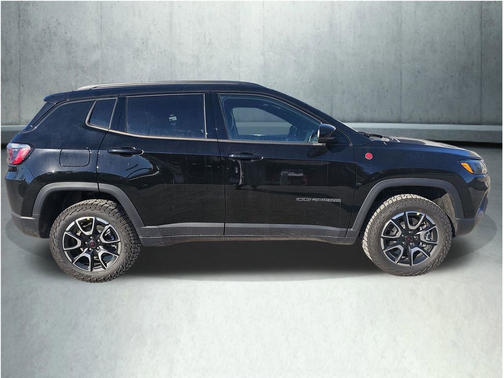 New 2026 Jeep Compass Trailhawk w/ Sun, Sound & Navigation Group AWD/4WD image 7